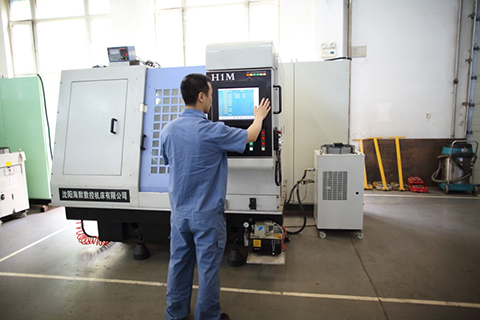 工業(yè)觸控一體機應(yīng)用在智能化磨床的優(yōu)勢特點